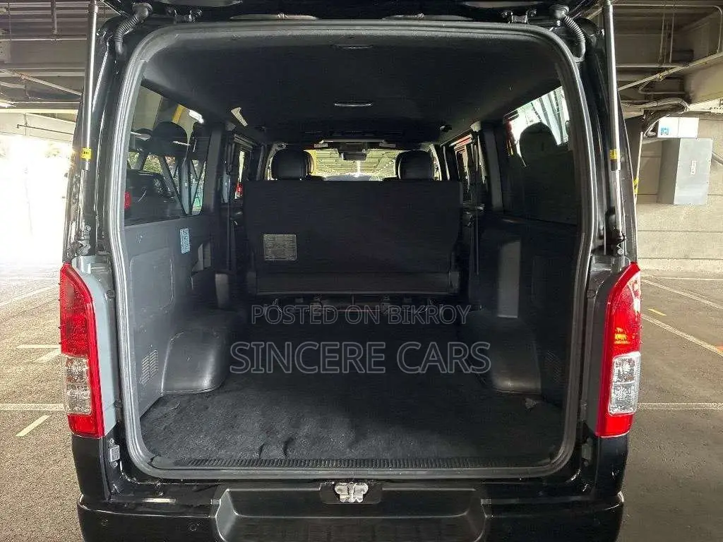 Toyota HiAce 2023 Black