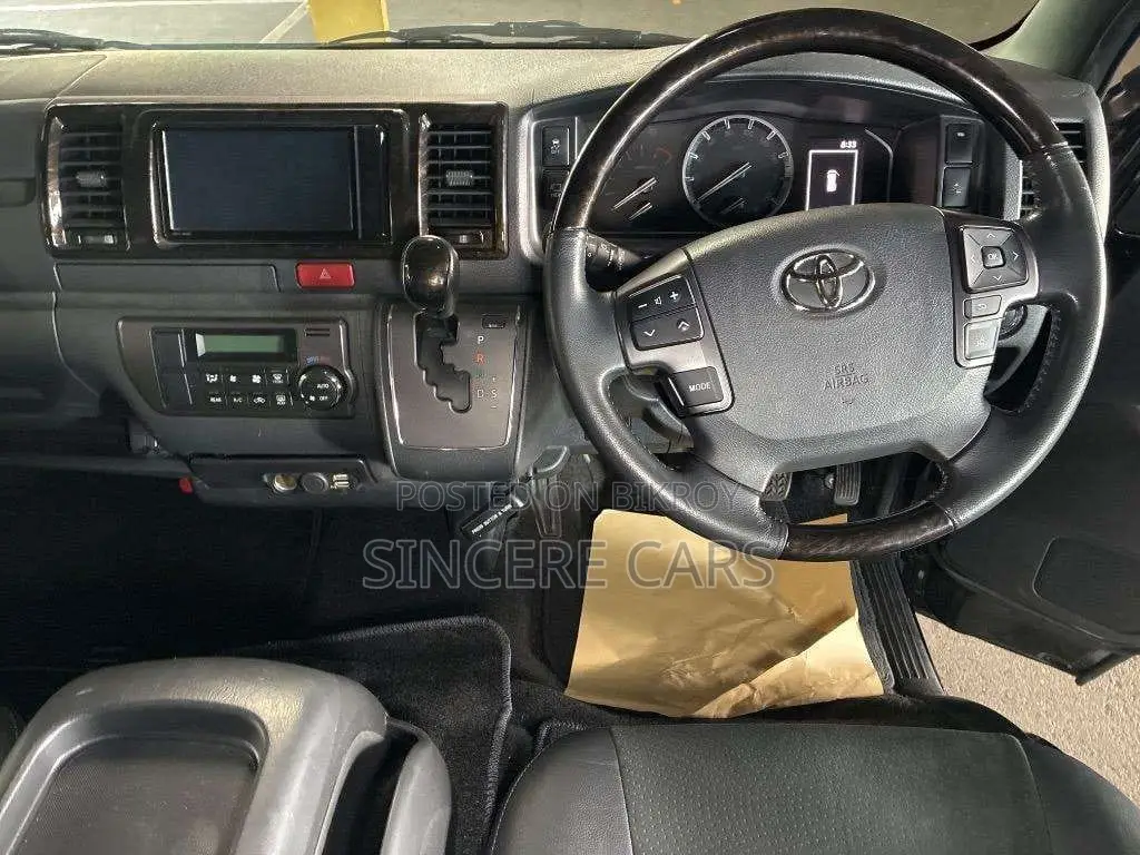 Toyota HiAce 2023 Black