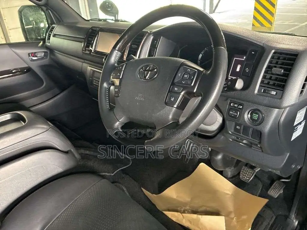 Toyota HiAce 2023 Black