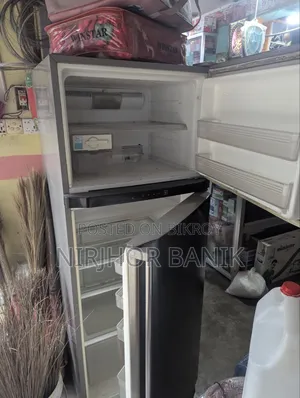 A refrigerator will be sold. 508 Litres