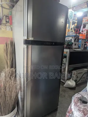 A refrigerator will be sold. 508 Litres