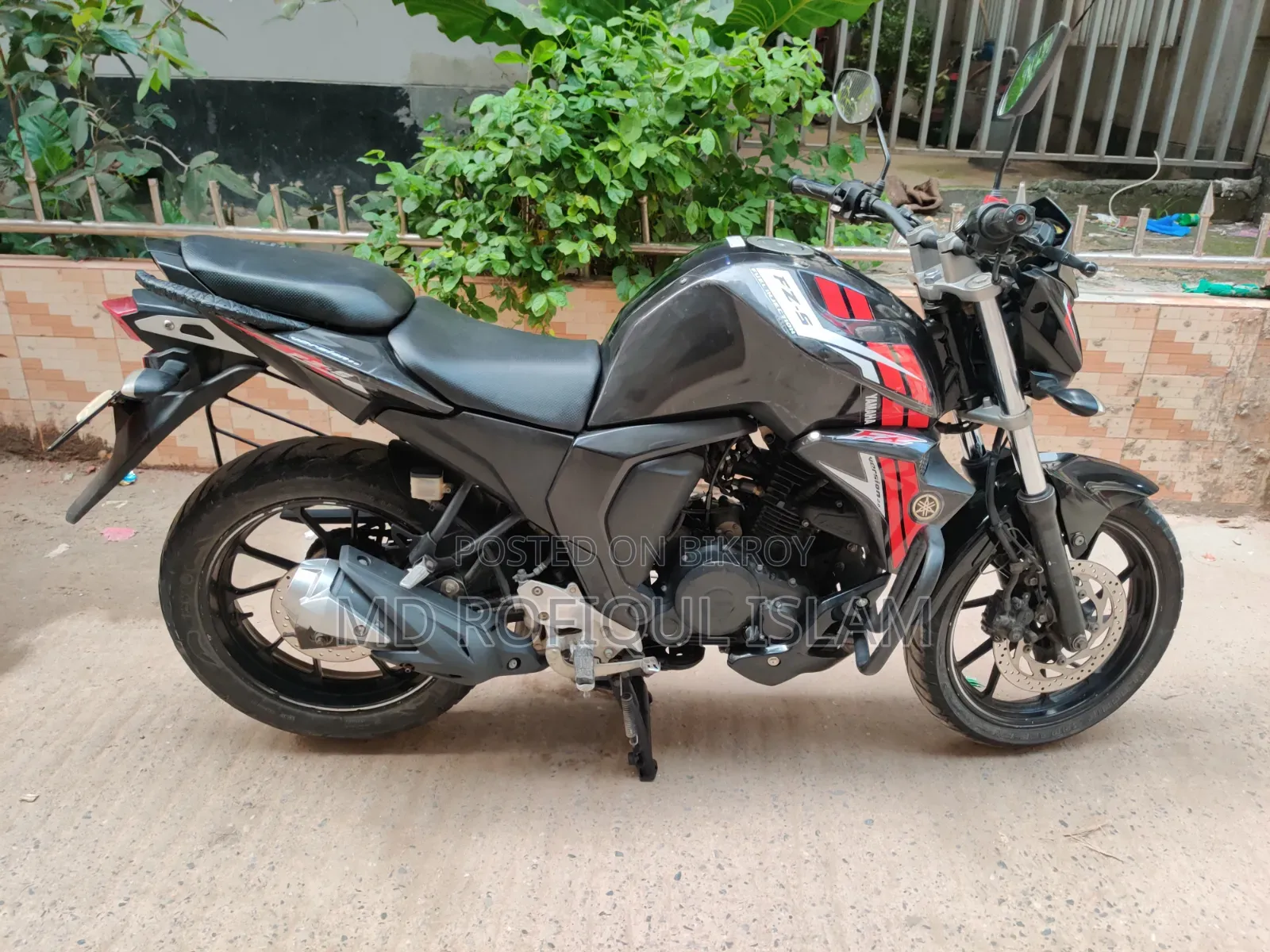 ইয়ামাহা এফজেডএস ভি২ ২০১৮ ব্ল্যাক