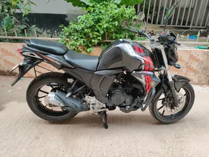 ইয়ামাহা এফজেডএস ভি২ ২০১৮ ব্ল্যাক