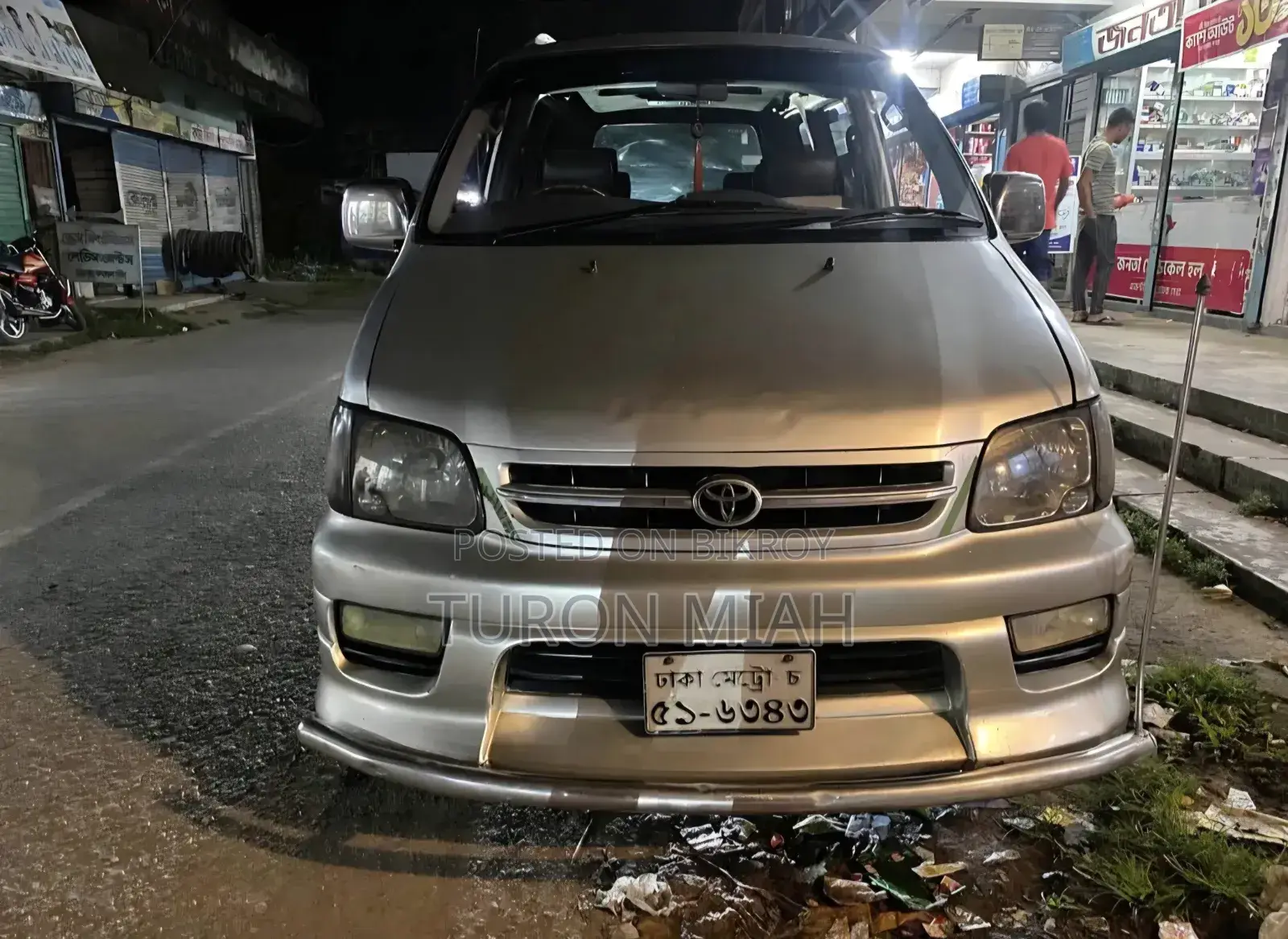 Toyota Noah 2.0 Four Wheel Drive (8 Seater) 2002 Silver