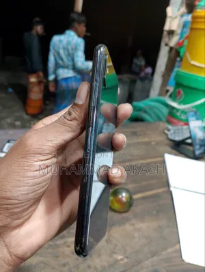 অ্যাপল আইফোন এক্সএস ৬৪ জিবি ব্ল্যাক
