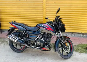 বাজাজ পালসার ১৫০ ২০২২ ব্ল্যাক