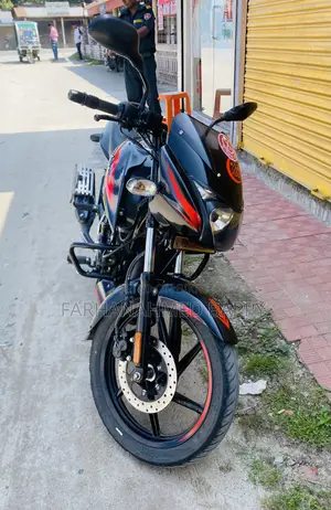 বাজাজ পালসার ১৫০ ২০২২ ব্ল্যাক