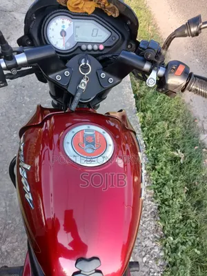 বাজাজ পালসার ১৫০ ২০১৮ রেড