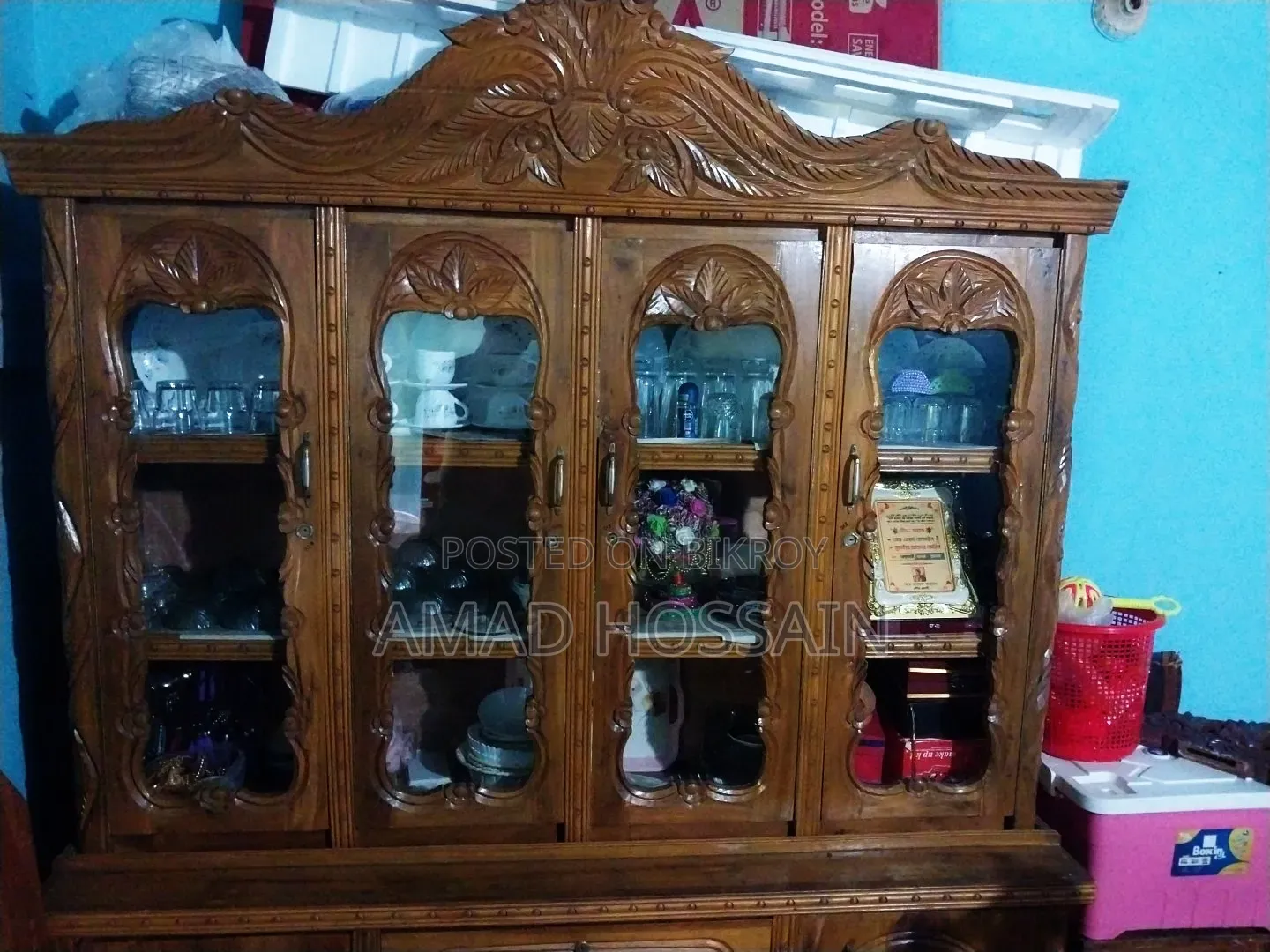 একটি ক্যাবিনেট বিক্রি হবে