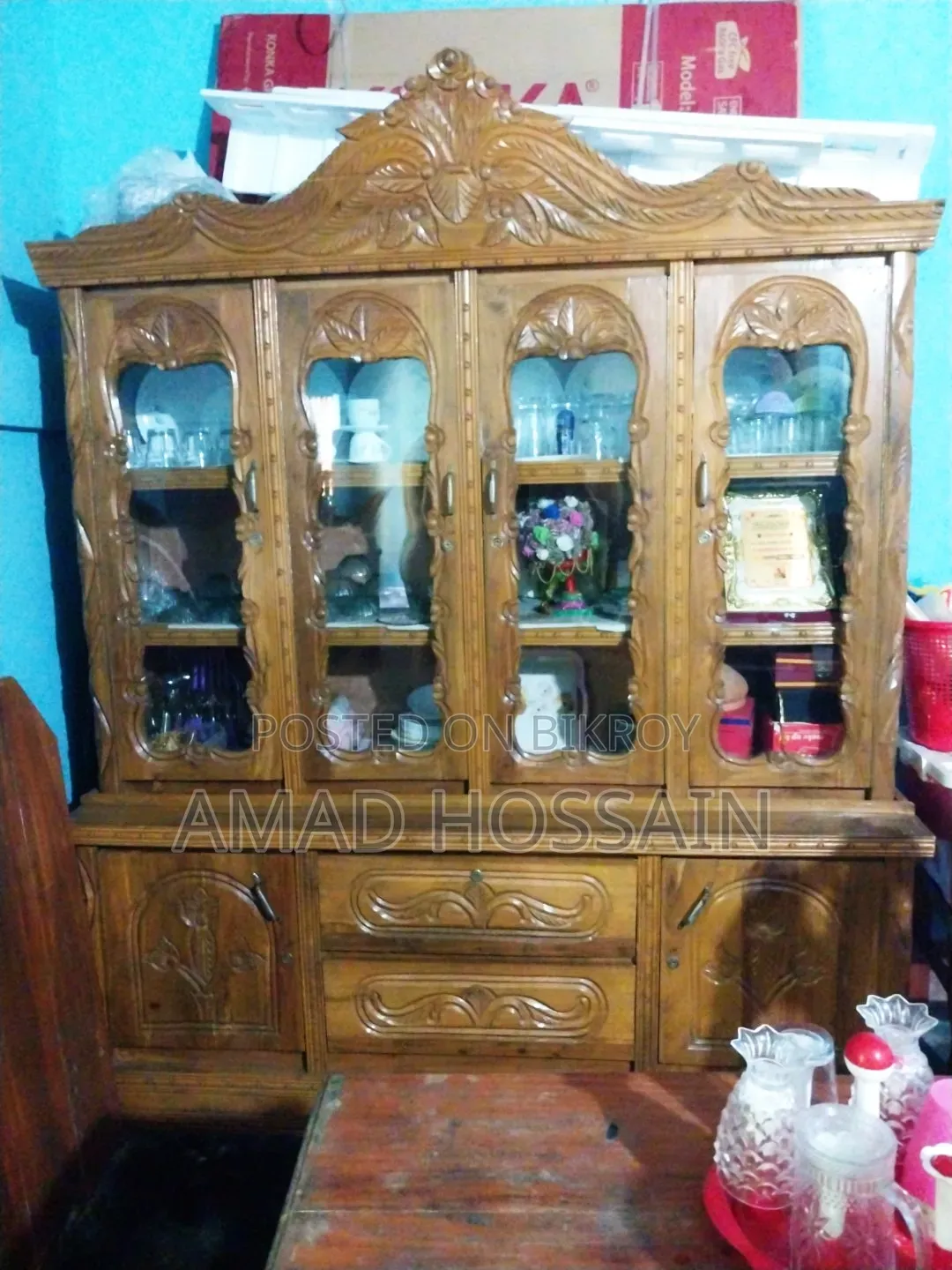 একটি ক্যাবিনেট বিক্রি হবে