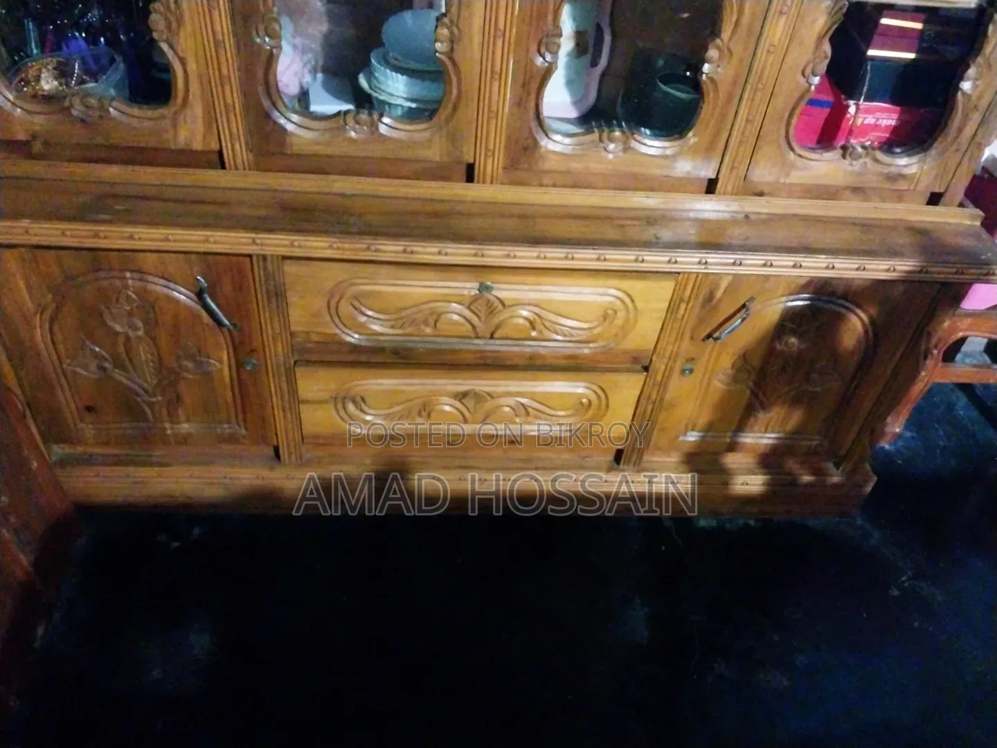 একটি ক্যাবিনেট বিক্রি হবে