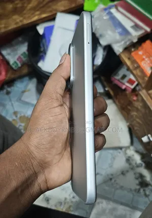 New Infinix Hot 70 128 GB Silver