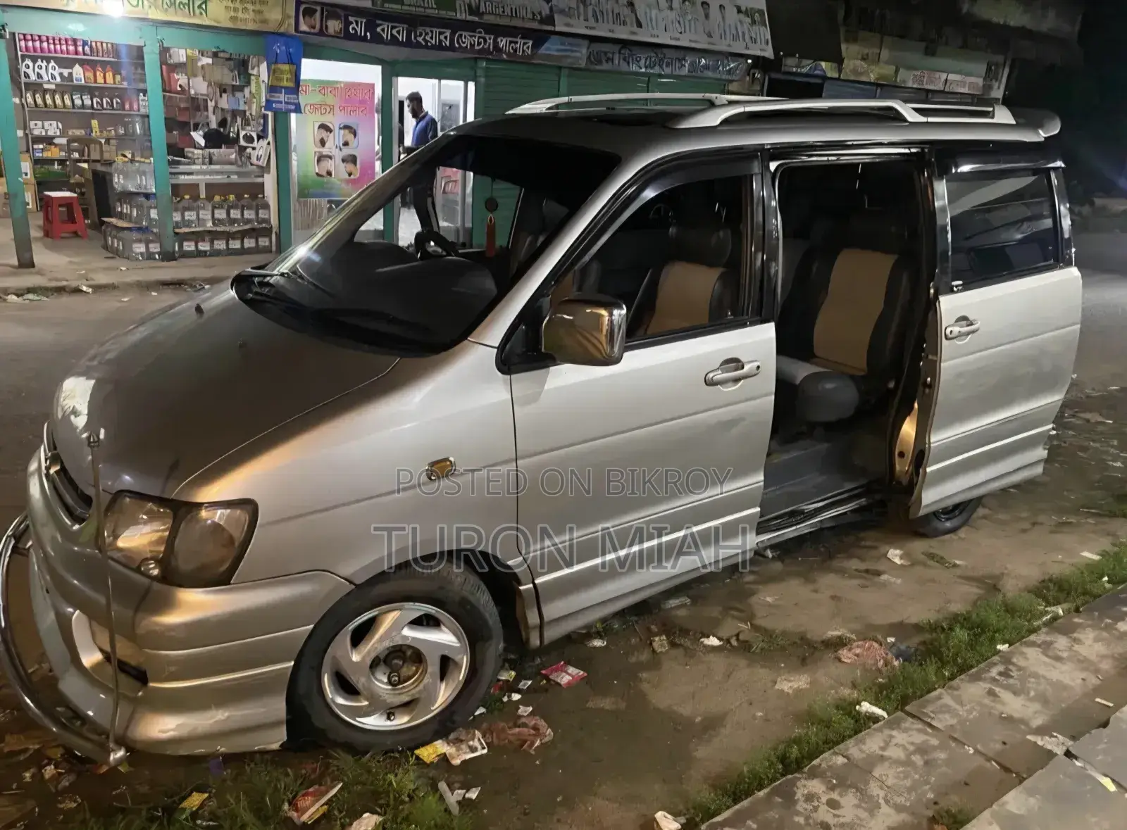 Toyota Noah 2.0 Four Wheel Drive (8 Seater) 2002 Silver