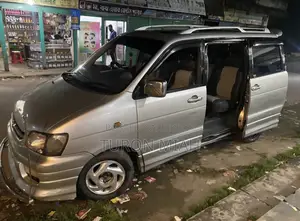 Toyota Noah 2.0 Four Wheel Drive (8 Seater) 2002 Silver