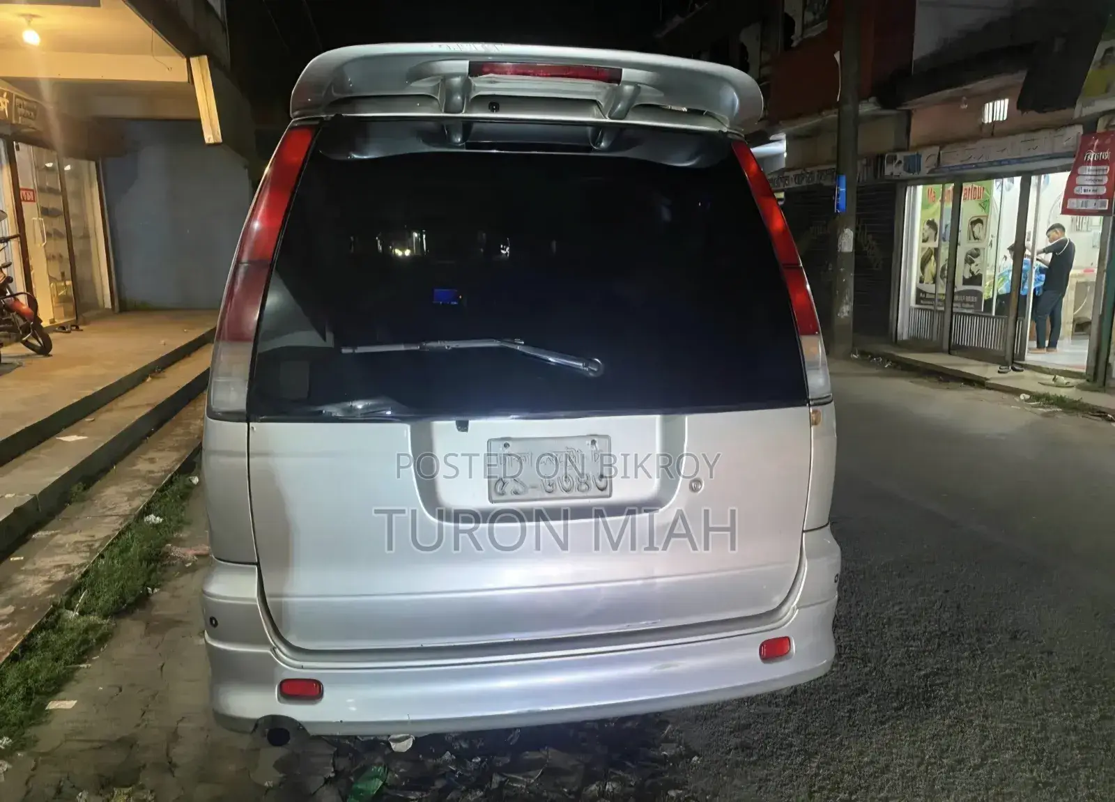 Toyota Noah 2.0 Four Wheel Drive (8 Seater) 2002 Silver