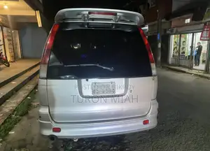 Toyota Noah 2.0 Four Wheel Drive (8 Seater) 2002 Silver