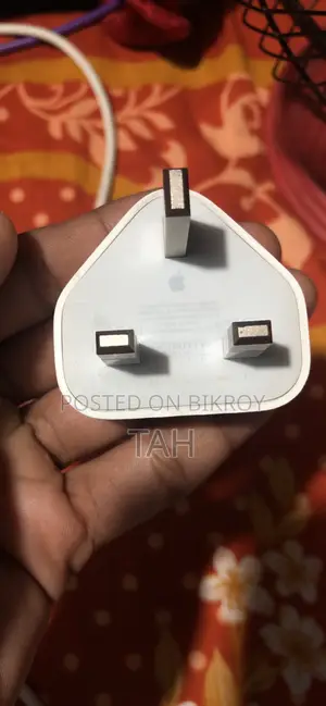 Apple Original 5W USB Power Adapter (3-Pin UK Plug) - Used