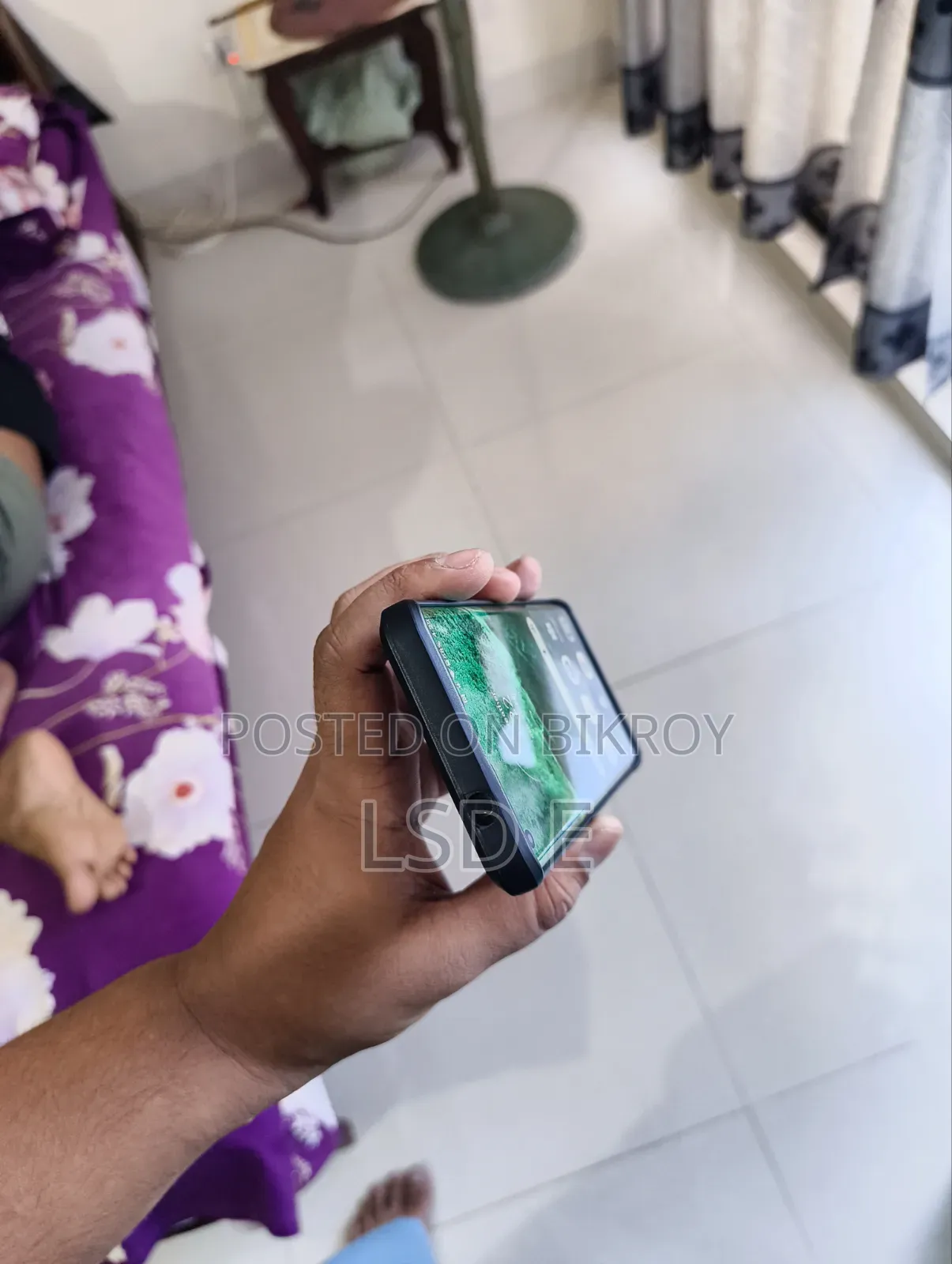 মোটরসাইকেল এজ প্লাস ২৫৬ জিবি পার্পল