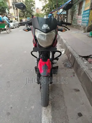 বাজাজ পালসার ১৩৫ এলএস ২০১১ লাল