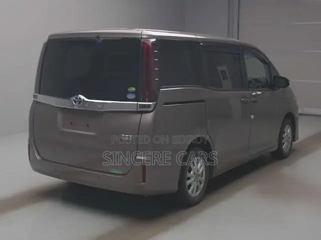 Toyota Noah 2021 Brown