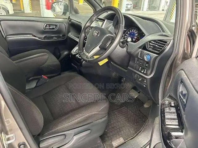 Toyota Noah 2021 Brown