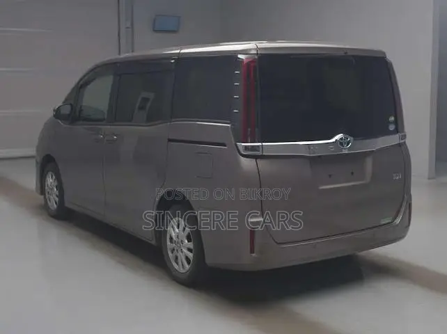 Toyota Noah 2021 Brown