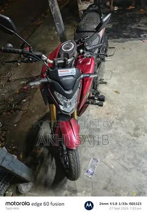 হোন্ডা হর্নেট ২.০ ২০২৫ রেড