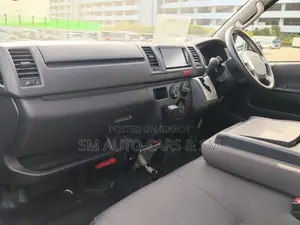 Toyota HiAce 2021 White
