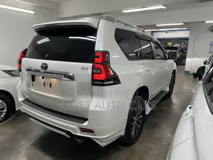 টয়োটা ল্যান্ড ক্রুজার প্রাডো ২০২১ পার্ল