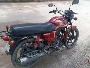 Mahindra Duro 2015 Red