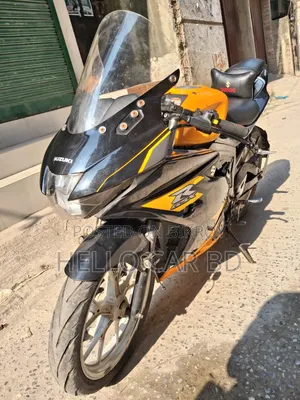 Suzuki GSX-R150 2019 Yellow
