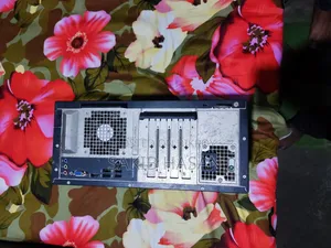 Desktop Computer Dell 4GB Intel Core i3 HDD 1TB