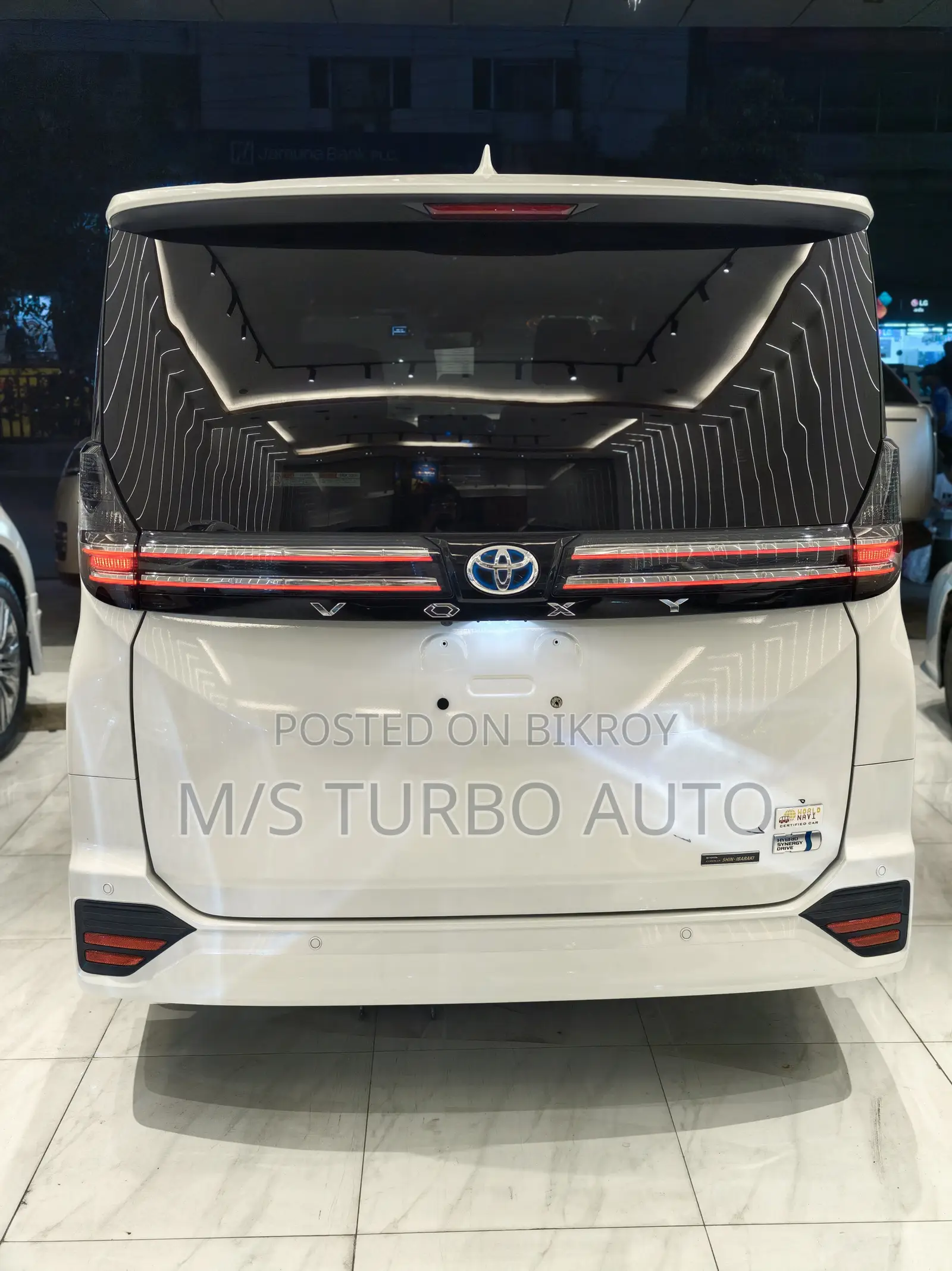 Toyota Voxy 2022 Pearl