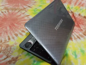 ল্যাপটপ তোশিবা স্যাটেলাইট এল৭৫৫ ৪জিবি ইন্টেল কোর আই৫ এসএসএইচডি+এসএসডি ২৫৬জিবি