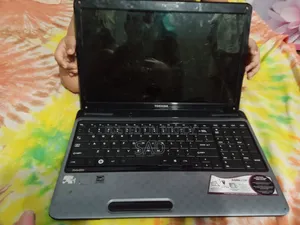Laptop Toshiba Satellite L755 4GB Intel Core i5 SSHD+SSD 256GB