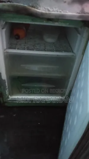 পুরাতন ফ্রিজ
