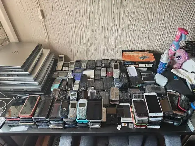 Dead Motherboards and Broken Mobile Phones Bought (Courier Condition Facility)