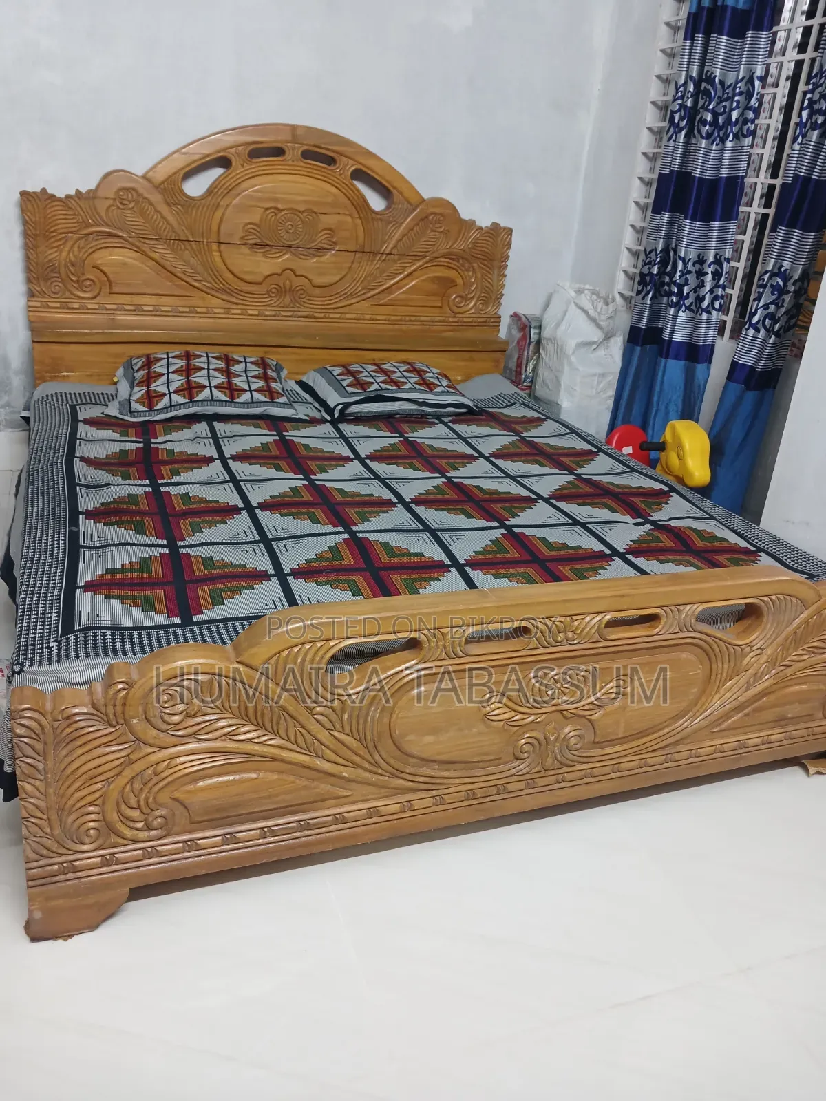Wooden Bed. King Size. 6/7 Feet