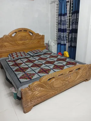 Wooden Bed. King Size. 6/7 Feet