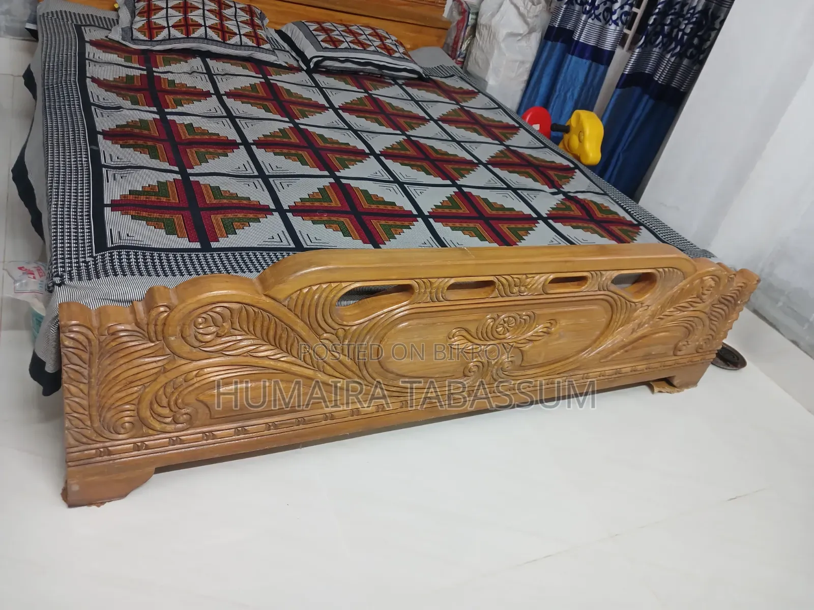Wooden Bed. King Size. 6/7 Feet