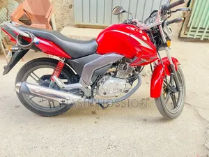 Suzuki GSX 125 2020 Red