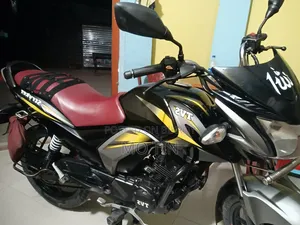 TVS Stryker 125 2022 Yellow