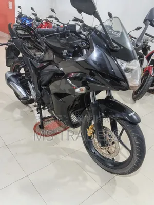 সুজুকি জিক্সার এসএফ ২০২০ কালো