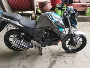 ইয়ামাহা এফজেডএস ভি২ ২০২৫ গ্রে