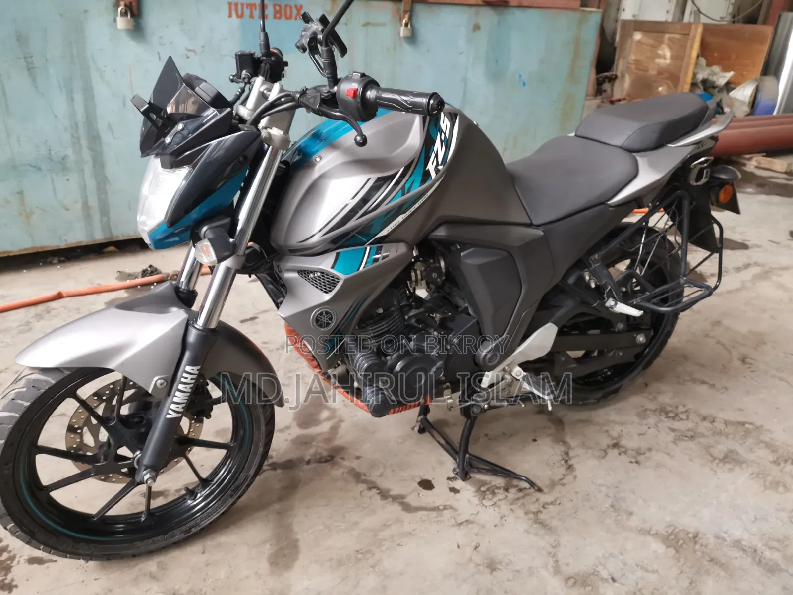 ইয়ামাহা এফজেডএস ভি২ ২০২৫ গ্রে