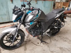 ইয়ামাহা এফজেডএস ভি২ ২০২৫ গ্রে