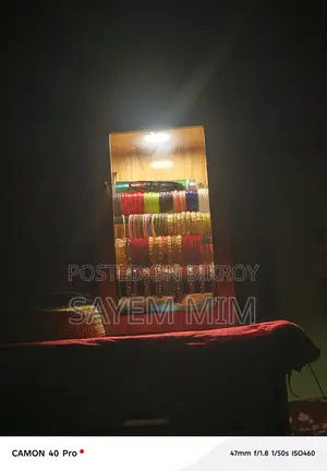 কাচের দরজার সুন্দর আলনা বিক্রি হবে