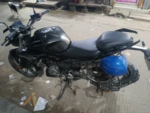 নতুন হিরো এক্সট্রিম ১২৫আর ২০২৫ কালো