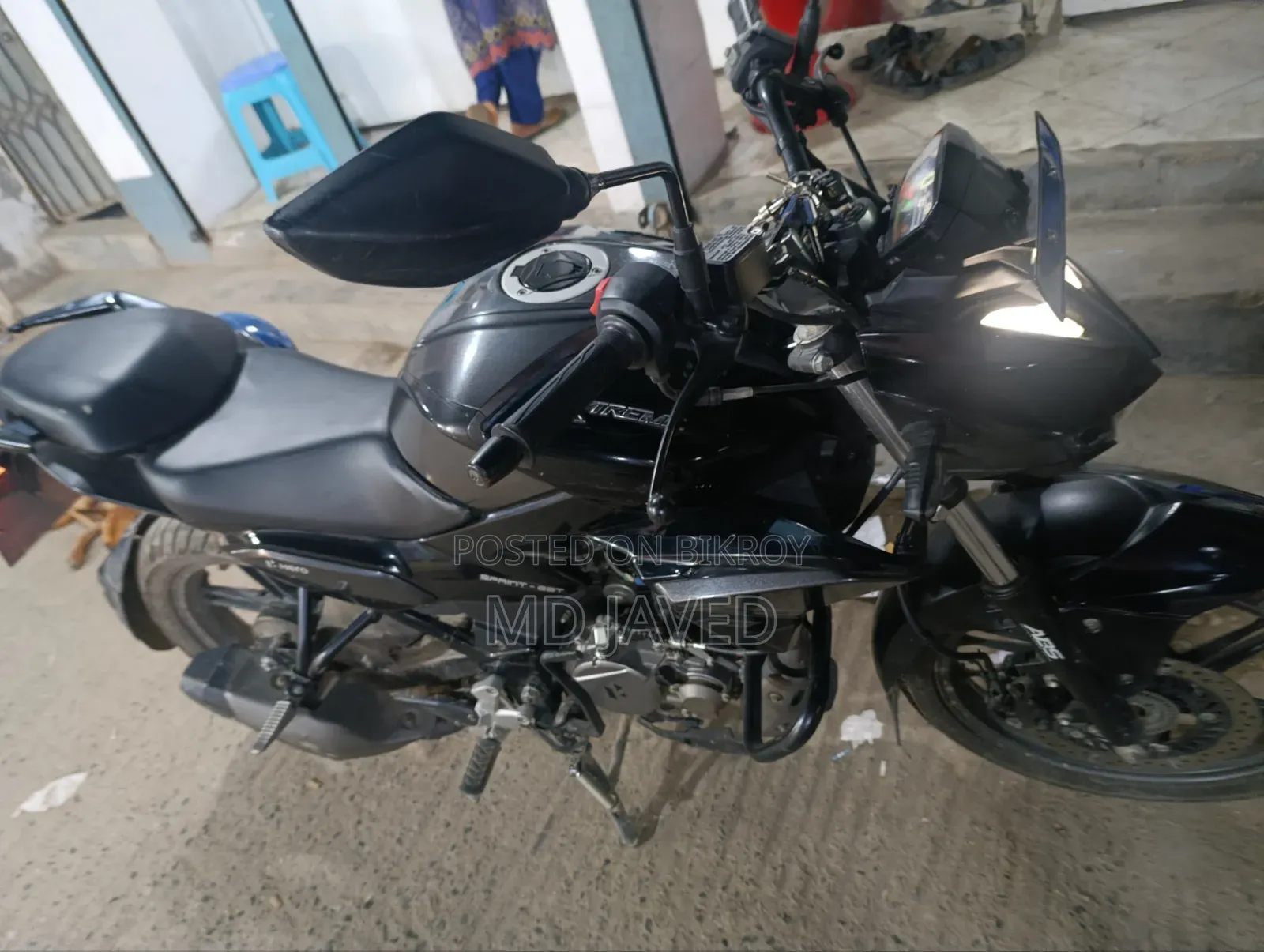 নতুন হিরো এক্সট্রিম ১২৫আর ২০২৫ কালো