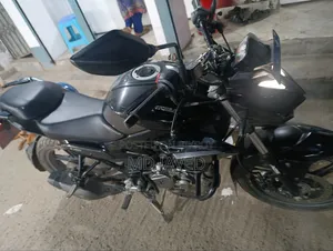 নতুন হিরো এক্সট্রিম ১২৫আর ২০২৫ কালো